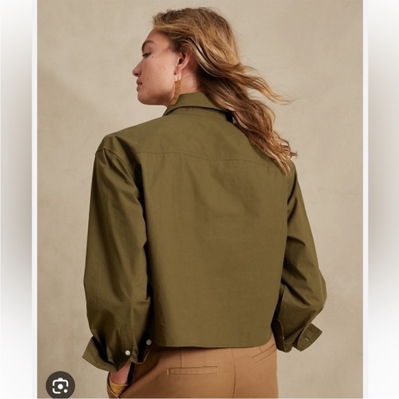 Banana Republic Boxy Cropped Button Down Shirt - Picture 2 of 9